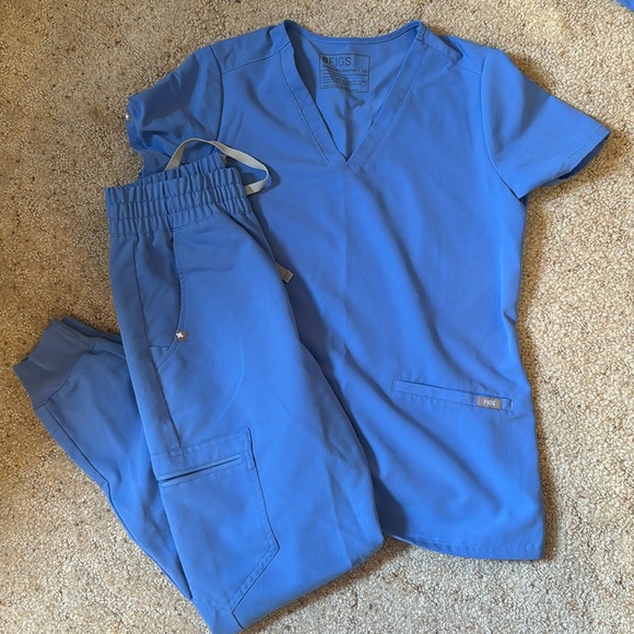 Xs top and bottom figs. 60 for the set - Picture 1 of 1